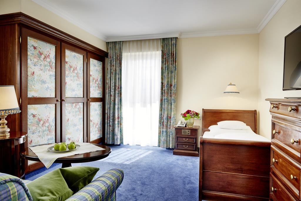Hotel Hirlanda Zuers Bilik gambar