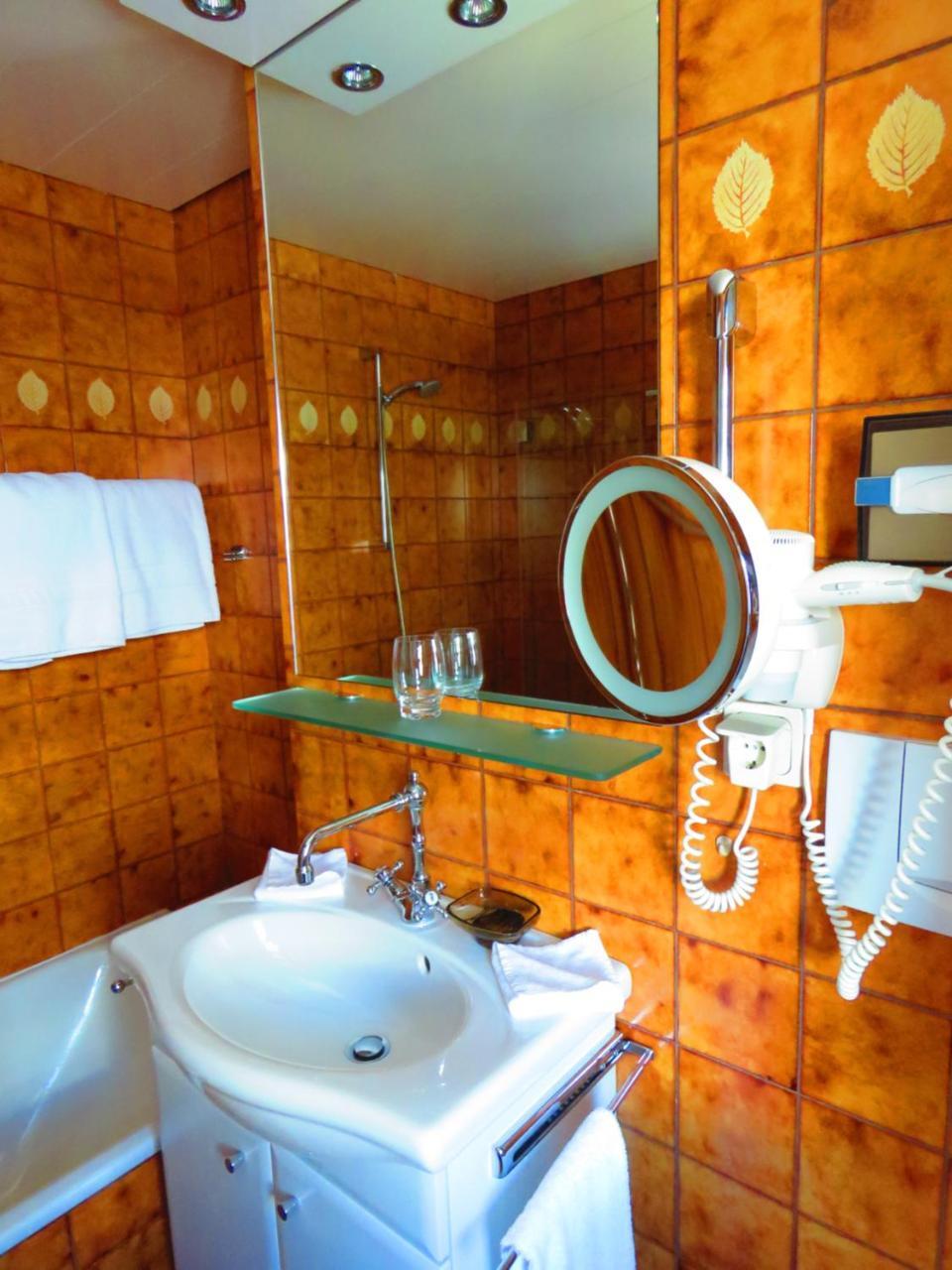Hotel Hirlanda Zuers Bilik gambar