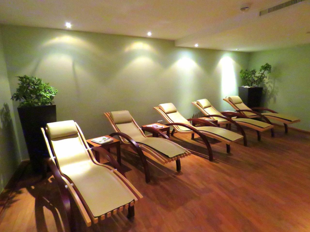 Hotel Hirlanda Zuers Luaran gambar