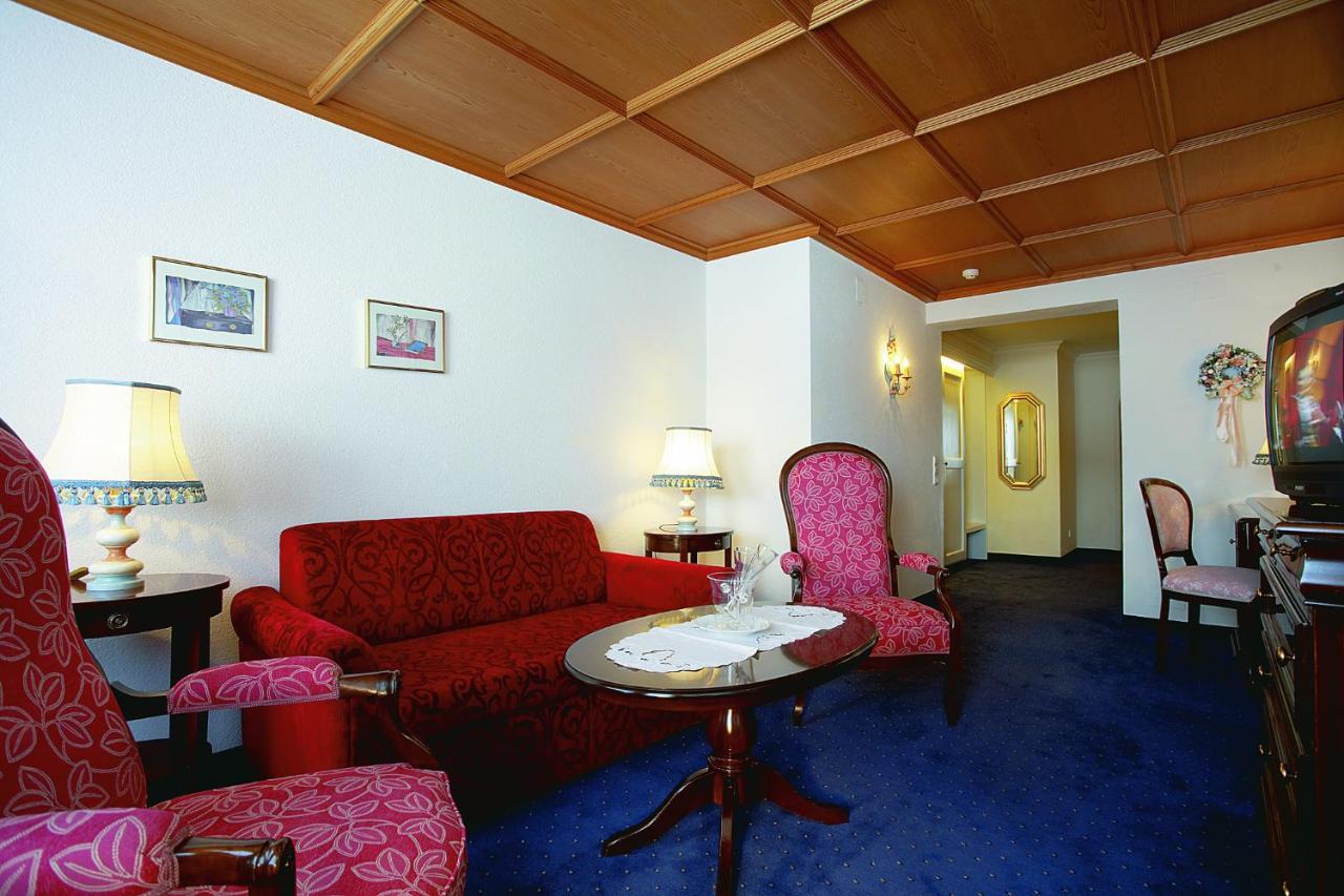 Hotel Hirlanda Zuers Bilik gambar